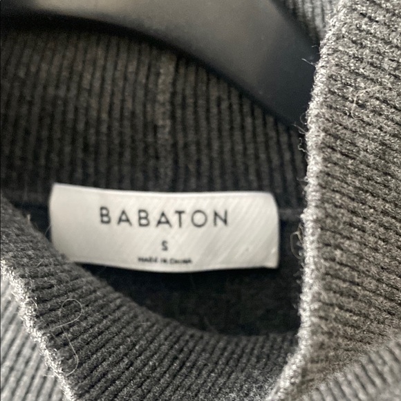 Aritzia Gray Women's Sweater sz S - Picture 2 of 4